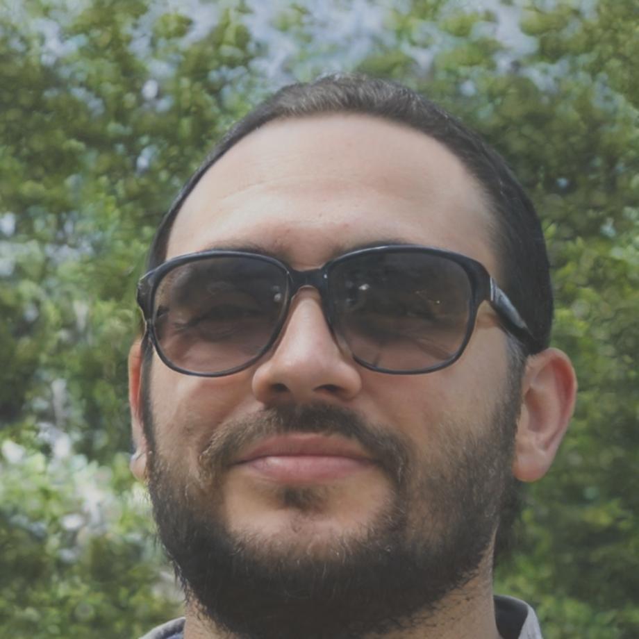 Портрет Тарана Кылыча, специалиста по устойчивым практикам