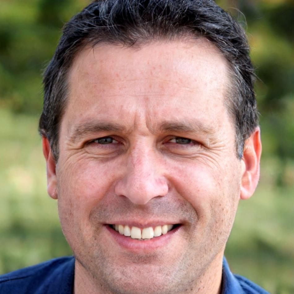 Осман Йылмаз — дизайнер инсталляций